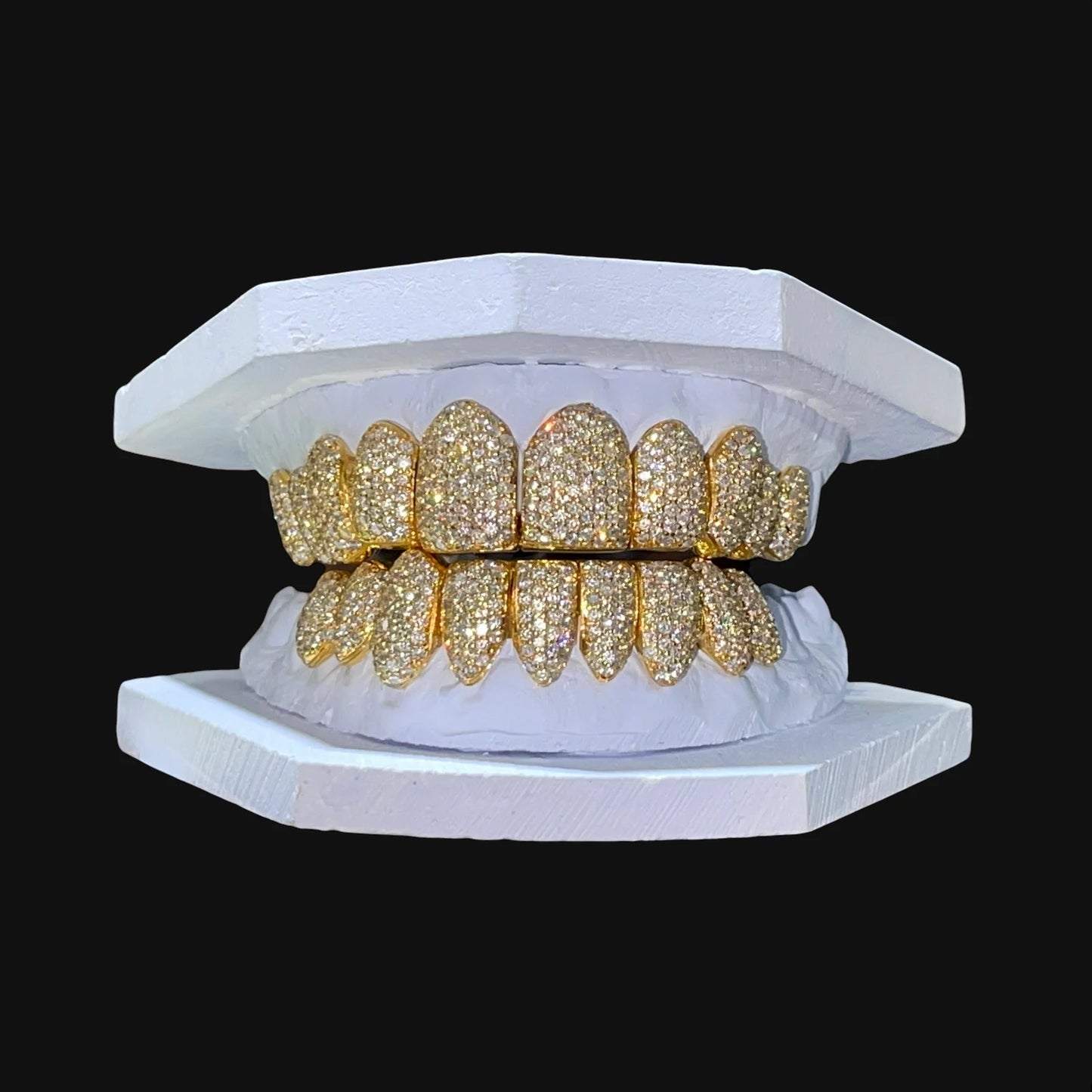 10 Top | 8 Bottom Grillz - Round Diamonds Honeycomb Set