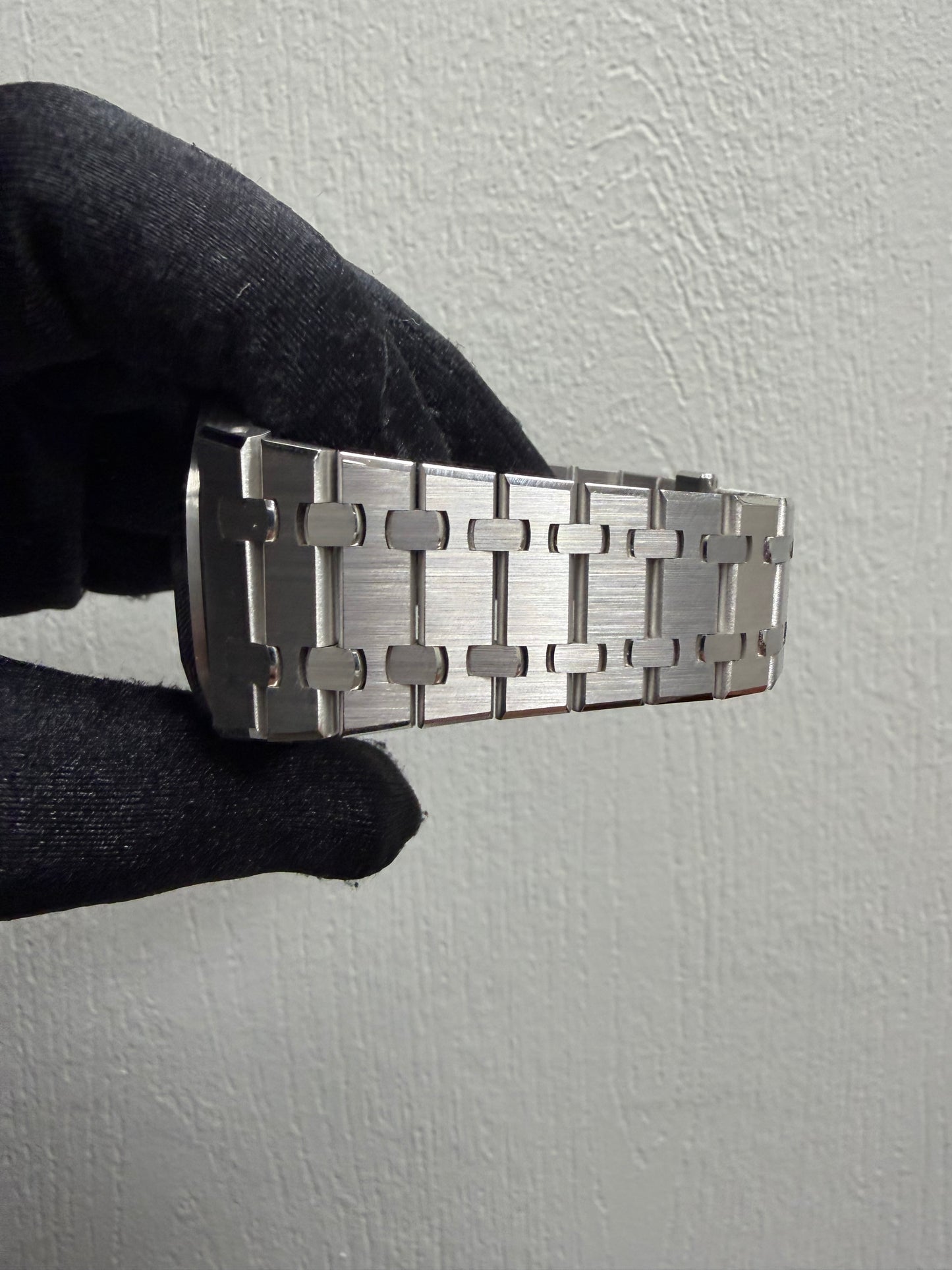 Audemars Piguet - Royal Oak Black Dial on Bracelet Ref 15500ST.OO.1220ST.03