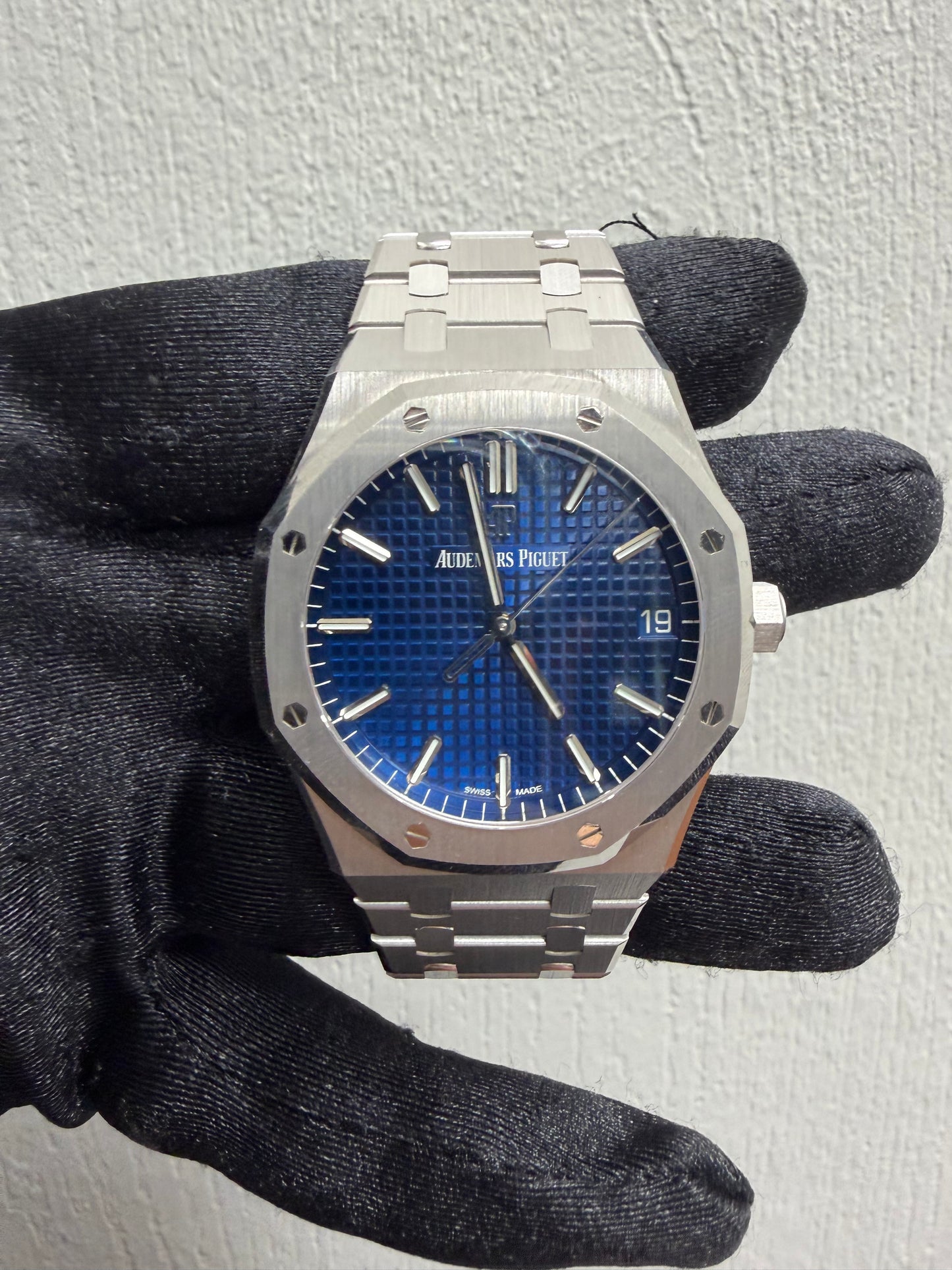 Audemars Piguet - Royal Oak Selfwinding Blue Dial on Bracelet Ref 15503BC.OO.1220BC.0
